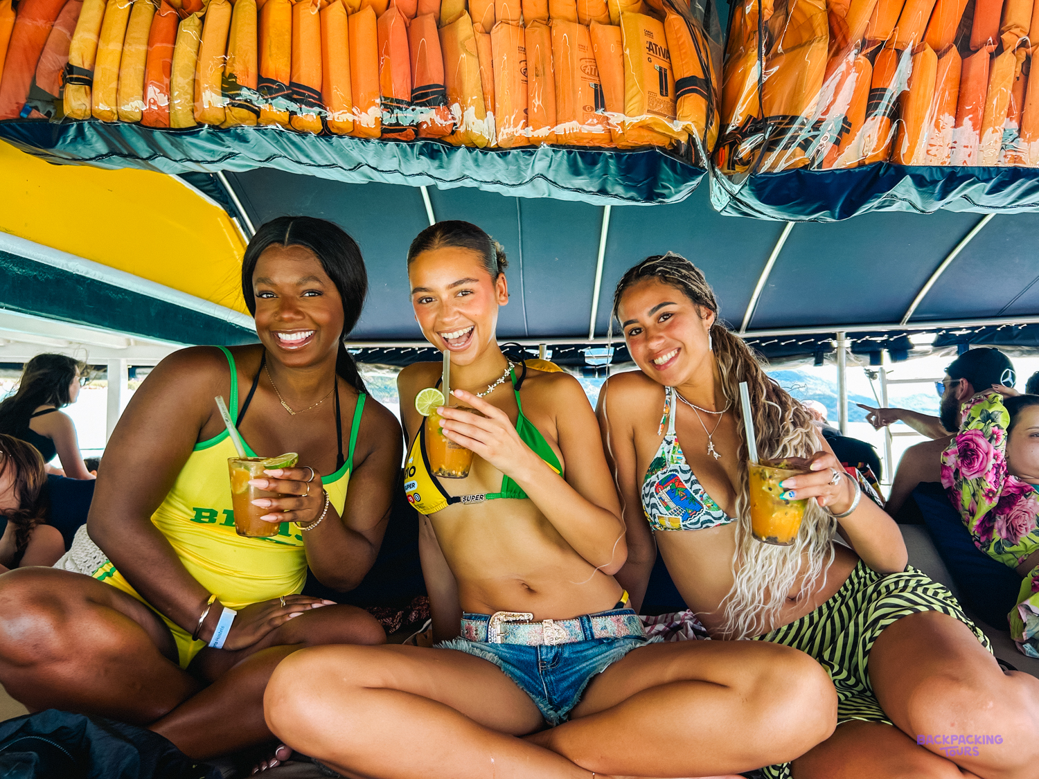 Boat trip around Paraty